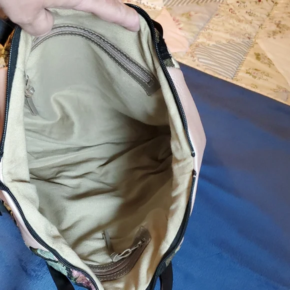 Floral Tapestry Tote Bag, Black and Pink. - Picture 6 of 7